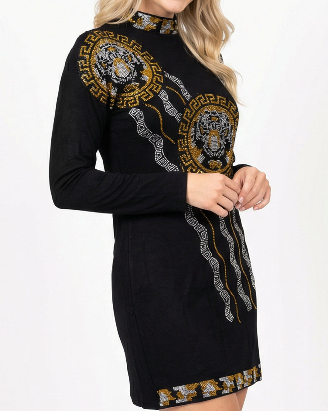 فستان استقبال قصير – أسود قطني بنقوش الميدالية الملكية والنمط اليوناني بستراس كريستال حراري