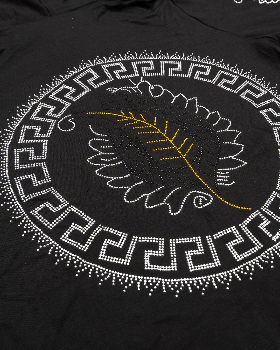 طقم "أثينا" الكلاسيكي – أسود قطني بنقشة المفتاح الإغريقي الكريستالية