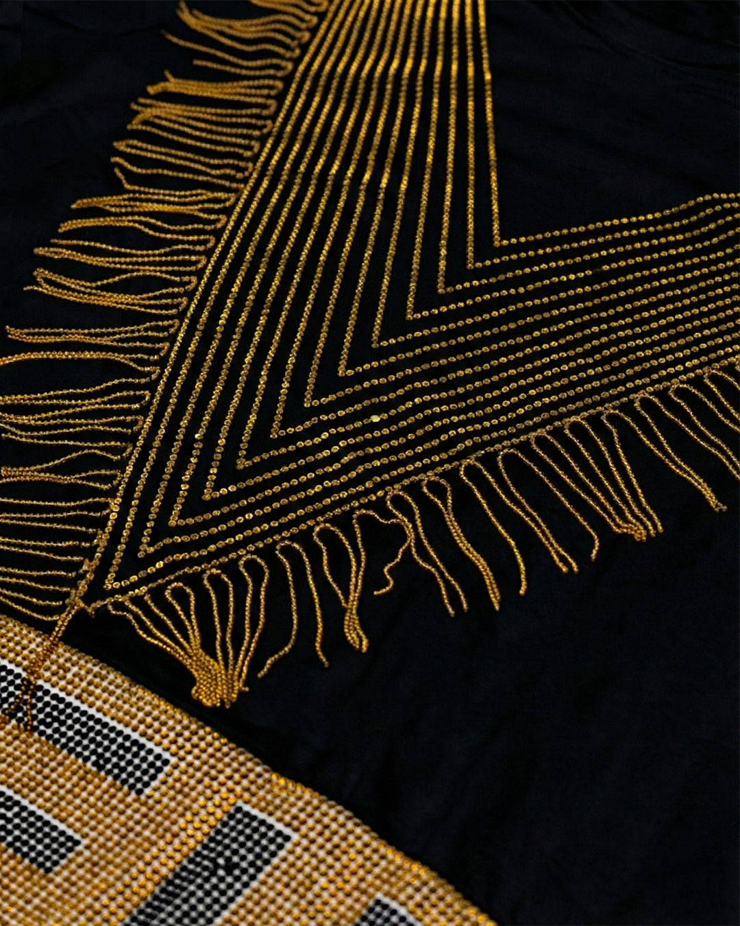 طقم بيجاما قطن – أسود بسلاسل منسدلة وحزام كريستالي عريض